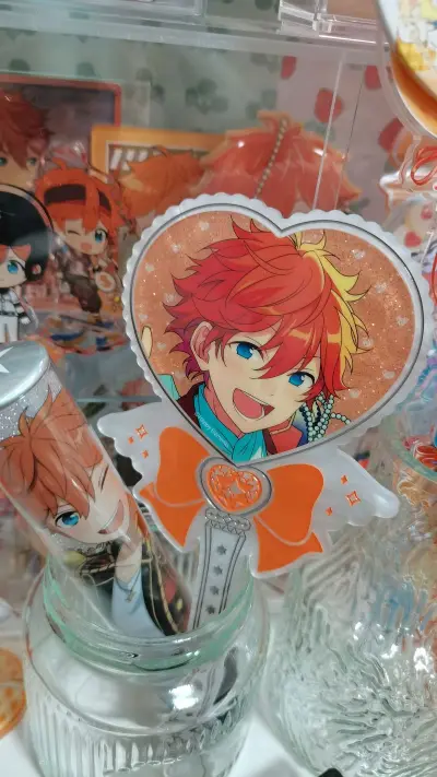 挖煤姬服务很好，推荐大家使用，客服排队也很快，有耐心。老牌切煤平台用着就是安心。物流非常快，积分还能抵扣运费。相当划算！这次买了一些喜欢的角色的周边，到货很快。