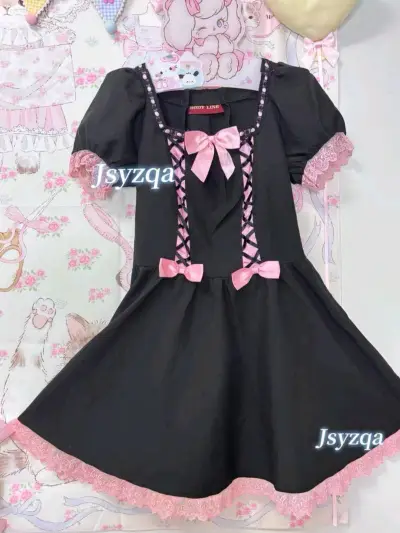 第三次购物体验，挺好的，就是日本国内邮费好贵，快赶上国际运费了，挖煤姬包装的很好，就是有个疑问，并没有选需要保留外包装，为啥收到还是有。裙子很貌美，目前还没有遇到有隐瞒瑕疵这块。
总体体验较好。