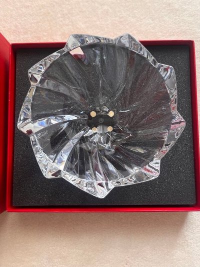 人在幸福的时候 真的会销声匿迹吗是的 我幸福的时候根本想不起来发朋友圈（固开心这玩意 自己买单比较容易实现
希望我们不发动态的日子里都是因为幸福