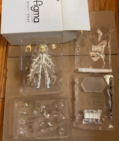 在挖煤姬买手办超合适，能淘到WF限定、日本抽选款等稀缺款，价格常比国内代购低。用中文搜索可自动译日文，选品时勾入库拍照确认品相，易碎手办加选加固服务防破损。合单发货能摊薄运费，新人还有优惠券，支付宝支付也很便捷。