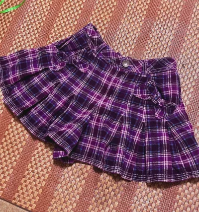 走的ems路线，特别快，一个星期就到手了，裙子包装很好，无瑕疵，无开线，跟我想象中一模一样，这次购物体验感很不错