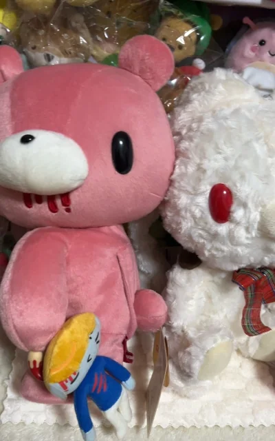 坚持挖煤的十一月，这次买了两个关节的汎用兔和带功能的暴力熊，回来装上电池试了一下暴力熊，功能完好；竹蜻蜓专线一如既往的快，每次物流都控制了价格不交税，挖煤姬真的很方便淘到了好多好价喜欢的，一路通畅，没有漏发错发，包装也是非常的完美。推荐推荐