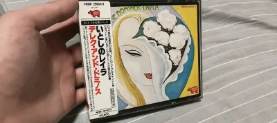 挖煤姬挖煤是一个非常好用的日淘购物平台，在这里买东西变得非常轻松，本次发货用的ems，使用了积分抵扣国际运费，大概7天就到家了，速度还是非常的快，买了几张cd唱片，Kate bush的《hounds of love》
皇后乐队的cd等