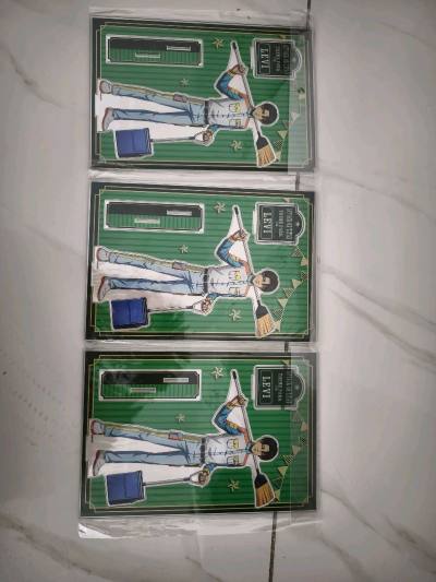 这一次是切的薄樱鬼的相卡和利威尔的立牌，挖煤姬的员工打包的特别好，谷子都平安到达了，这三个谷都是算好价切的了，感谢挖煤姬的秒切帮我抢到好价，并且走的邮政ems路线，物流速度也非常快，箱子特别结实，感觉在挖煤姬切的每一单都会对快递很安心