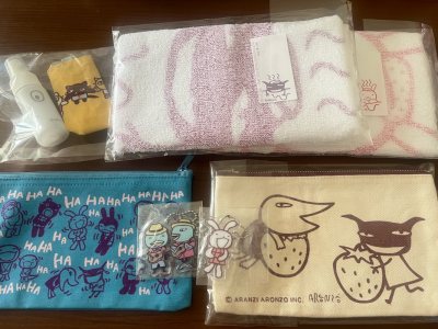 最近是真的超级喜欢这个ip
出得东西不管是新款还是旧款都希望能收藏
感谢卖家们出物
希望能集齐更多阿朗基家的周边～
期待下次收货～