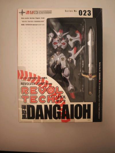 第二次通过日淘购物了，这次拍卖买到了海洋堂弹劾凰这款老物，虽说是老物，但保存的极好，关节紧实，全身漆面雪白，没有一点氧化发黄，价格也非常便宜，非常棒的购物体验