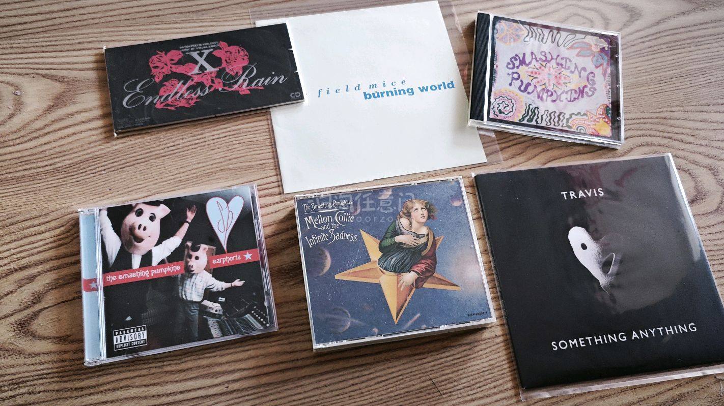 年末好物分享来了，是通过挖煤姬转运回来的包裹！我一直都很喜欢海淘，挖煤姬是我用了很久的转运平台，它家服务好、速度快，每次都能让我安心等待宝贝们到家。里面填充了好多防撞的气泡垫，打包技术非常好，把我的宝贝们保护得好好的。这张碎南瓜的cd，还有这张xJapan这次到手啦...