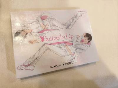 第一次用海淘app买的游戏，这是第一部，本来以为中古(二手)会比较旧，但是没想到很新，光盘也基本没有划痕，超级无敌貌美！！意满离