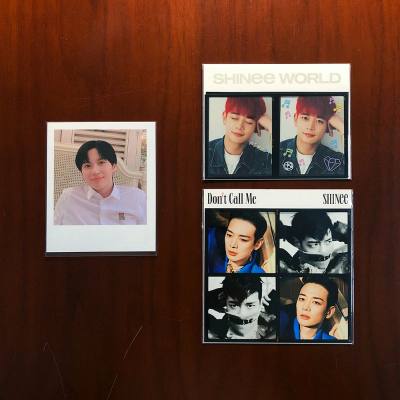 一大波闪闪相关周边，从CD到纸片应有尽有~收到了了闪闪日单Superstar限定盘和泰民单封盘，全新未拆，朕很满意~小民抽选拍立得和豪哥胶片，堪称绝色~最多的还是2min的各种小卡，不知不觉就搜罗了好多，摆在一起真是赏心悦目~最后给挖煤姬点个赞，购物体验超棒~