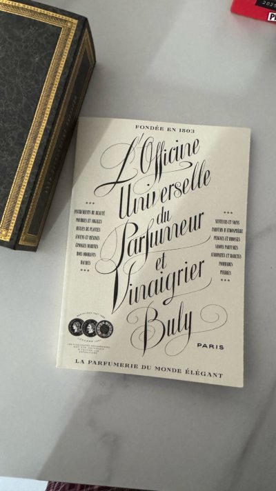 主要买来做拍摄道具，国内买太贵，挖煤姬便宜得飞起，一次过买了几本！邮寄也非常顺利没有被税，樱花妹也包装得很好~非常美好的体验！