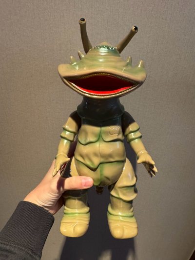 这个绝对是捡漏了发售数量挺少的一直蹲一直没人出随手刷到是新鲜发布的赶上黑五活动几乎等于白送立刻拿下小金牙真可爱呀