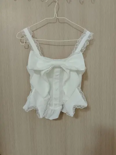 每天最喜欢上挖煤姬上看衣服了，非常方便，可以识图可以关键字来找，很好用
也有很多国内网站上看不到的日牌包包也很好