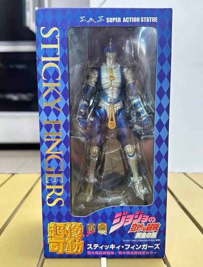 这次入手的钢链手指堪称年度惊喜！蓝白涂装干净利落，腰腹拉链的金属质感处理得细腻无比。关节调校出色，单膝跪地、凌空挥拳等姿势都能稳当保持。附属的“拉链空间”特效件尤其惊艳——半透明材质配合光影流转，仿佛真的能切开空间。

挖煤姬的年末服务依然贴心：入库时多角度拍照确认...