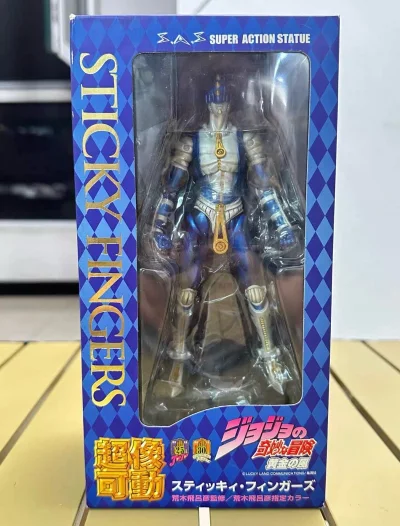 这次入手的钢链手指堪称年度惊喜！蓝白涂装干净利落，腰腹拉链的金属质感处理得细腻无比。关节调校出色，单膝跪地、凌空挥拳等姿势都能稳当保持。附属的“拉链空间”特效件尤其惊艳——半透明材质配合光影流转，仿佛真的能切开空间。

挖煤姬的年末服务依然贴心：入库时多角度拍照确认...