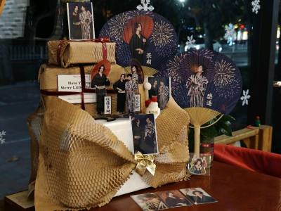 我爱竹蜻蜓！！嘿嘿，清关好快，愉快的一次交易～打包也挺好，包好了气泡膜。东西没有什么伤，非常满意漂亮。