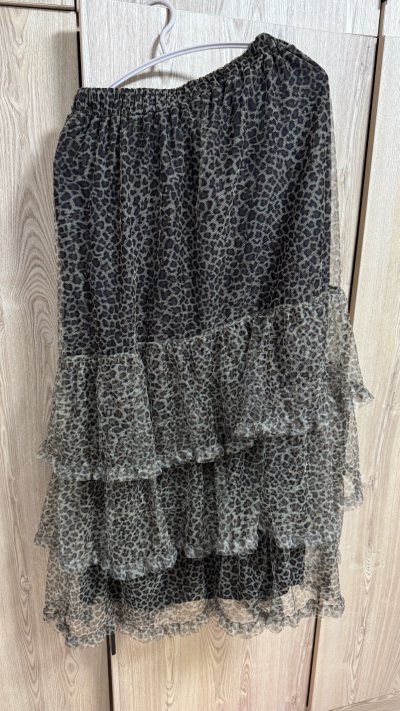 国内真的太多假~特意来挖煤姬搜真的搜到了~而且特别好价！物流也是超级顺利！裙子非常软~细节也超级好！喜欢！