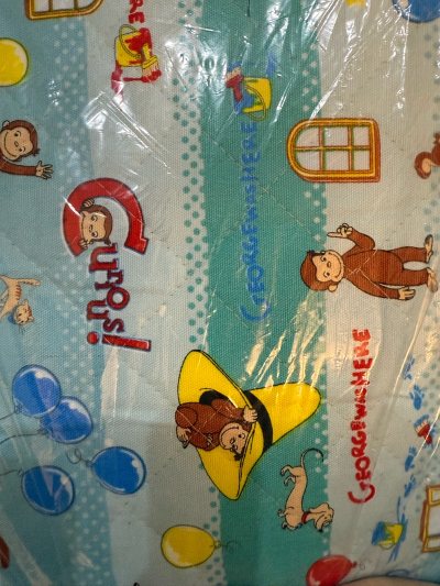 这次淘了个snoopy的小食盒，很可爱迷你、当然每次都逃不过好看的布料开箱，每天最期待的就是收到快递