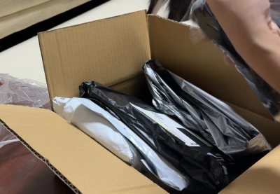 又能美美穿上新衣服了，每次打包的箱子真的很好！！四角规整基本无挤压，就是不知道为啥这次没给拆原包装，不过还好都比较轻，影响不大