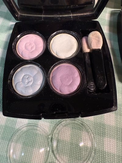 首选，与卖家描述符合，到手很安心
再就是，平台的处理速度还可以，入库到出境还挺快的，走的航空件，一天就可以到国内，然后就是走正常的手续就可以了
平台价格很透明，推荐^ _ ^