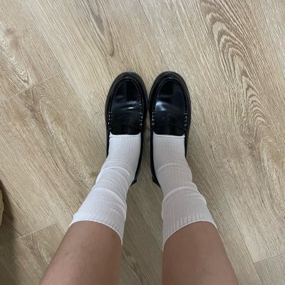 挖煤姬切的第一单，体验感很好，这单走的EMS，包裹很严实，还包了泡沫纸，东西完全都没有损伤，因为这单里面有书所以走了小航空，送货审核大概是三四天，东西也很好，选择挖煤姬页面简洁方便，适合新人用，第一次切很开心