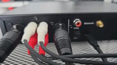 在挖煤姬下单的黑色解码设备收到了！物流包装很仔细，颜值超高，纯黑机身简约有质感。操作顺手，声音清晰，日常听歌完全够用，非常满意的一次购物！