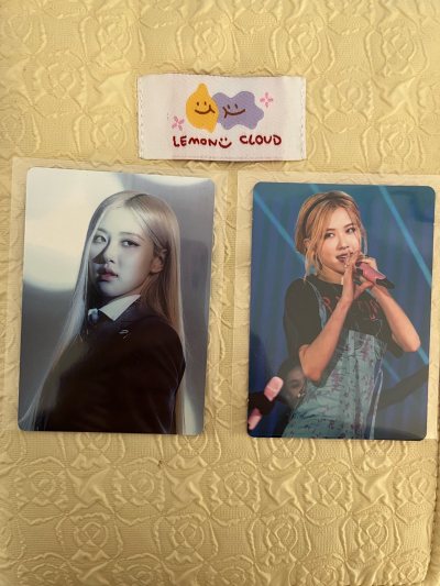 又切了几张卡，这次的运回速度也很快，打包的也很好，小卡一点损伤都没有，朴彩英太美了，日专卡就是神，拍的超级好看，超级喜欢，jiwoo的兔子斗篷小卡也特别可爱，特别萌，下次还买！