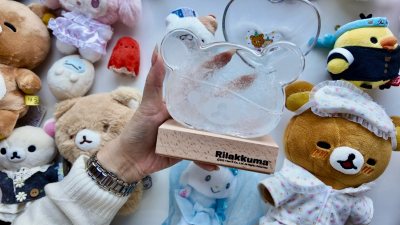 买了玻璃制品担心被打碎 结果拿到手一点磕碰都没有！！第一次切这种玻璃的小东西 工作人员打包很用心 ！很喜欢！！