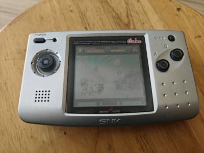 薄机还是比较少的，成色太一般了，电池盖卡扣裂，感觉随时会断，自己加固了下，然后外壳重新喷漆，这就还看的过去了