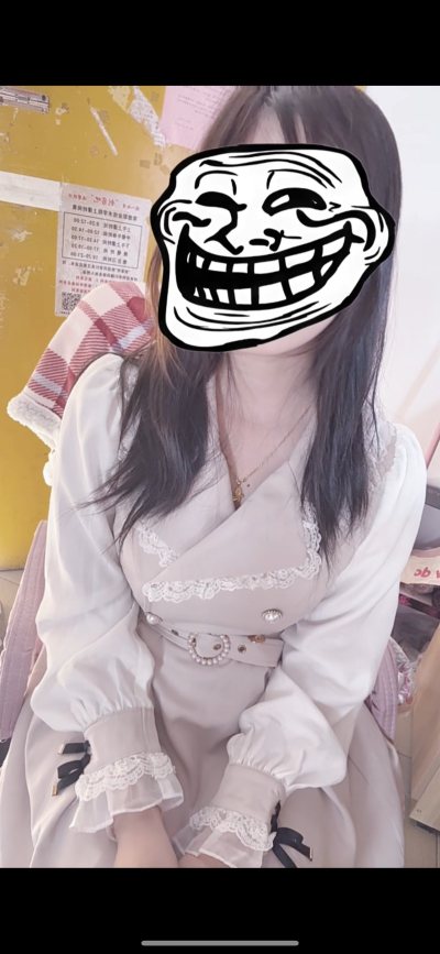 店家第二天就发货了很震惊，花了两个星期就到家了，裙子香香的没有什么污渍发黄。太喜欢啦，包裹压缩的小小的没有收取税费非常感谢！！