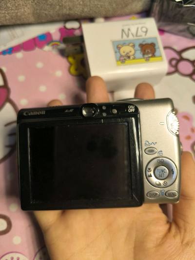 淘了台佳能，卖家说聚焦有问题，但手到手后不调焦距就没事，还是很好看的，谢谢卖家便宜出我，也是有佳能了终于