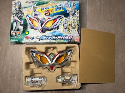 这次是在煤炉二手平台上切的欧布奥特曼卡片和dx赛罗奥特曼眼镜，任意门官方的包装非常好，第N次走竹蜻蜓也非常快，超乎我的预料，大概20天到手拆箱，非常丝滑！