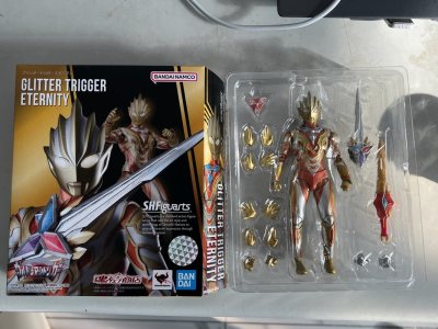 这次是在煤炉二手平台上切的特利迦奥特曼shf和迪迦奥特曼真骨雕，挖煤姬官方的包装非常好，第N次走竹蜻蜓MAX也非常快，超乎我的预料，大概20天到手拆箱，非常丝滑！