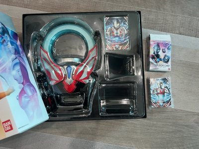 这次是在煤炉二手平台上切的欧布奥特曼变身器和泽塔奥特曼勋章，任意门官方的包装非常好，第N次走竹蜻蜓MAX也非常快，超乎我的预料，大概20天到手拆箱，非常丝滑！