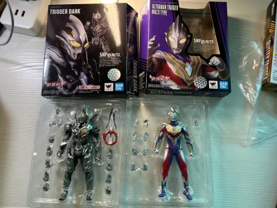 这次是在煤炉二手平台上切的特利迦奥特曼shf和银河奥特曼图鉴，挖煤姬官方的包装非常好，第N次走竹蜻蜓也非常快，超乎我的预料，大概20天到手拆箱，非常丝滑！