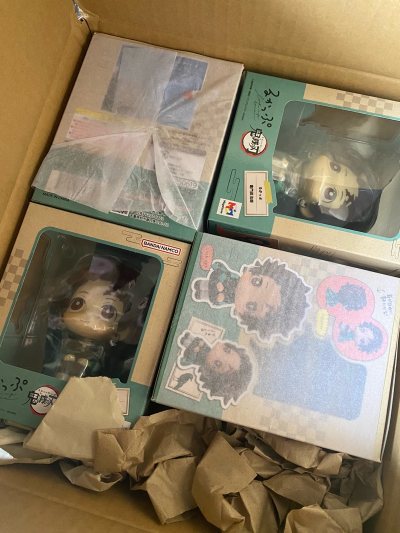 整体购物体验非常满意，从下单到收货，再到使用商品，整个过程都非常顺利。客服的及时回复和解决问题的能力让我感到非常放心。物流速度虽然不是最快的，但是包装严实，商品没有任何损坏价格非常合理，性价比高。包装非常结实，商品完好无损。商品质量非常好，做工精细