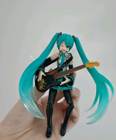 我在挖煤姬购买喜欢手办，价格还划算，运输选择竹蜻蜓专线，运费不高，等一个月才到手，包严实，非常的好