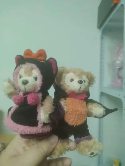 黑猫达菲玫玫太酷了，通过挖煤姬终于挖到了心仪已久的黑猫达菲玫玫，太酷太可爱了，成色好，状态好，满意极了