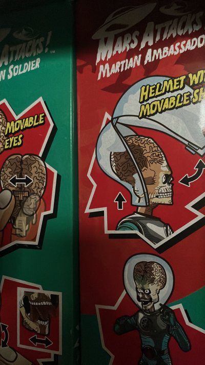 早些时候到的一箱，就两件箱内物品。外箱不算大，物品都有泡泡纸保护，物品都没受损，期待下一件快快到来。