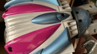 早些礼拜到的一箱，物品不算很多，箱子比较大。箱内物品都有泡泡纸保护，物品都没受损，期待下一件的到来。