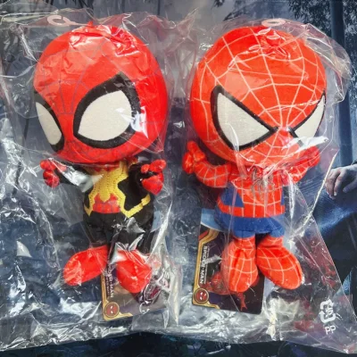 在挖煤姬下单了两个毛绒玩偶，选择EMS路线。从日本仓库发出后，打包效率真的给力，三天就显示登机。清关比预想中顺利，前后不到一周就收到包裹。箱子八角尖尖，内部填充扎实，玩偶被保护得很好，毛茸茸的触感和图片一模一样，连标签都完好。这次EMS体验又快又稳，拆箱时心都要化了...