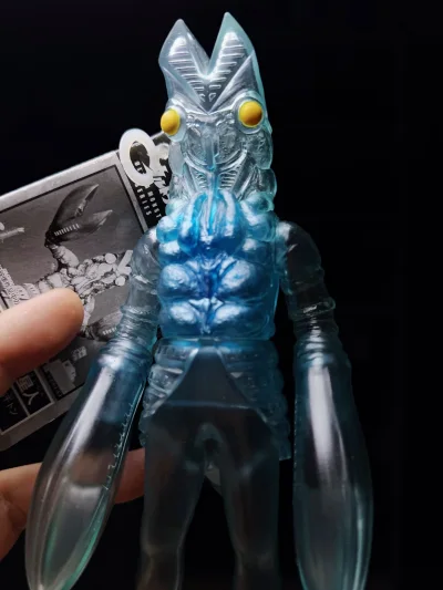 心心念念很久了这款巴尔坦星人，一直因为国内价格居高不下迟迟下不去手。这次刚好在煤炉刷到合适的价格，赶紧拿下！后续希望可以遇到更多喜欢的中古好价好物，满足一下童年缺失的遗憾。这次也用了竹蜻蜓专线，效率很高，比预期要快到手，很满意