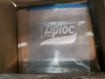 一如既往非常好的纸箱和泡沫纸，切了色纸樱花妹还送了自封袋，用硬纸板包着到手完好无损，再加上用积分抵消了ems运费，便宜了几十块，体验非常好。下次还会继续用挖煤姬切煤的～