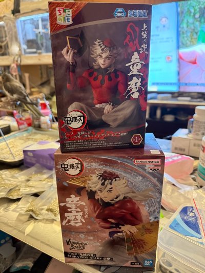 这次切了两个童磨的景品手办，走的是竹蜻蜓，很顺利就收到啦，包装的非常严实，箱子里塞了超级多泡沫纸，盒子甚至是八角尖尖，非常开心