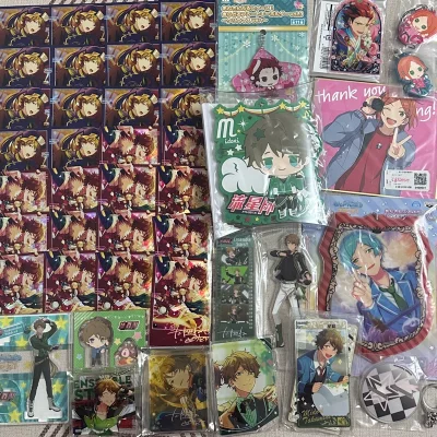 第十三次使用挖煤姬啦，真的非常方便，买到了很多物美价廉的周边商品。物流服务也非常便利，申请发货操作很简单，新手也可以轻松上手，特别适合单机切煤！非常喜欢这次买到了立牌组合，价格便宜，样式也很可爱。