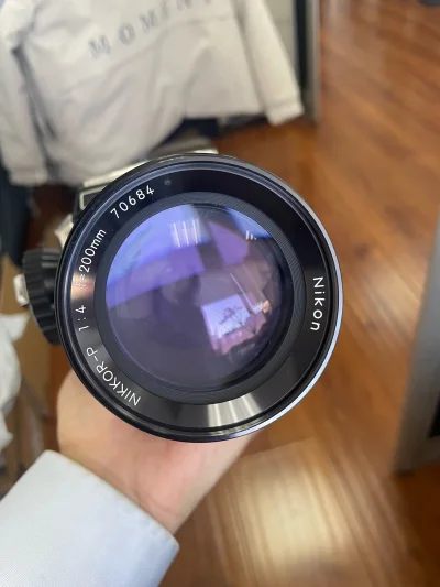 第一次在挖煤姬上淘到心仪的胶片相机镜头，成色相当不错！整个过程依然非常顺利。挖煤姬整合资源的能力非常强大，让我能够迅速找到合适的商品，发货也非常迅速，可追踪小航空需要7天，并且没有被税，非常感谢挖煤姬平台。