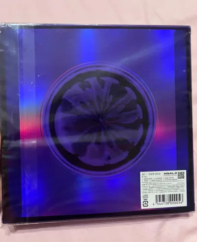 第一次在挖煤姬下单专辑！不得不说挖煤姬的包装服务实在是太好了，专辑毫发无损！爱了爱了?而且物流也很丝滑，一次五本专直接就过了