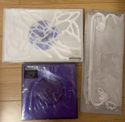 啊啊啊啊啊！美丽的女鹅！感谢挖煤姬我才能拥有这么漂亮的小卡和专辑\(￣ᗜ￣)/漂洋过海毫发无损！物流服务和售后客服服务都特别好！