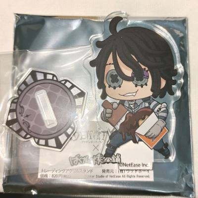 这次淘到的好物是我想要很久的第五人格谷子，一个是第五人格囚徒鲷鱼烧的立牌，另一个是第五人格囚徒卢卡C100吧唧，在其他平台上找了很久没找到价格合适的，最后在挖煤姬上切到了价格便宜有品质保障的好物(=^▽^=)