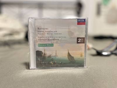 经网友提醒，买贵了很多。起初也是网友推荐的这张唱片，随手就买了，比某宝贵了不少

谁没有第一次嘛

但是，某一天公司老板来我家听了这张，非常沉醉。但是他说我家的椅子不舒服，第二天就给我买了懒人沙发哈哈
所以说价格和价值是两码事，这谁说的好，这谁受得了。。