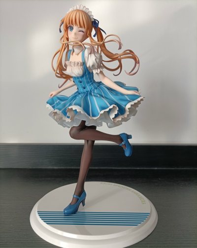 这款英梨梨设计完整度极高，从本体到专属地台，共同构成了一个极具张力的场景。日版在分件组合度上处理得严丝合缝，漆面光泽统一。检查后确认是完美的“无中奖”状态。通过平台购入，其细致的打包让所有脆弱部件都安然无恙，开箱过程充满惊喜。